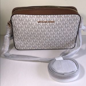 Brand New MK Jet Set Large EW Crossbody in Vanilla